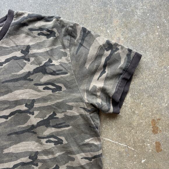 Old Navy Camo Ringer T-shirt Men’s Size Small Unisex Cotton Knit Casual Grunge - Picture 1 of 8